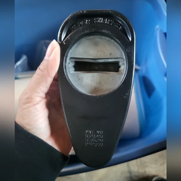 Label Punch - Picture 2 of 2